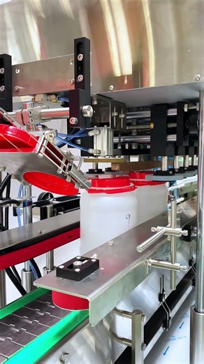 Large bottle high speed capping machine