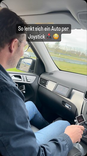 Alexander Bloch on Instagram: "Ein Mercedes GLE mit einer Prototypen Joystick-Lenkung. Wie das funktioniert, was es taugt, wieso es zwei Joysticks sind und ob ein so gelenktes Auto so schnell auf dem Handlingskurs ist wie mit Lenkrad, haben wir bei @automobil_vox getestet und gemessen. Das Ergebnis wird überraschen. 😉Bald! #joystick #mercedesgle #steering"