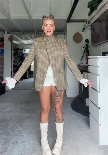 Small Brown Jacket for Women 5'5 — Best Fit & Styling Tips