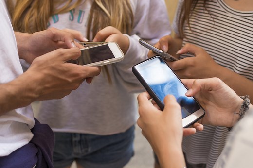Social media for teenagers: 6 ways it can boost self-esteem (seriously!)