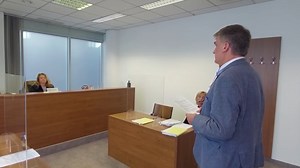 79K views · 3.6K reactions | Dr. Tamasi József büntető tárgyalásának előkésztő ülése. Ki mit gondol mai fejjel a következmények és tények jelenlegi ismeretében? Kinek volt/lett igaza? Tamasi doktor látnok volt vagy csupán bátor és őszinte orvos, aki hitt a hippokratészi esküben? Vagy ahogy a mindenre (is) teljesen alkalmatlan Magyar Orvosi Kamara szervilis vezetői állítják rémhír-terjesztő? | Doktor Gődény | Facebook