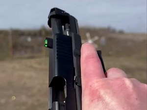 格洛克仍然是最好的手枪之一，你只需要新的瞄准器和转换套件