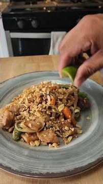 Easy Restaurant Style Pad Thai at Home - Easy eats