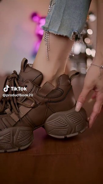 Stylish Shoes for Girls: Trendy Footwear Options