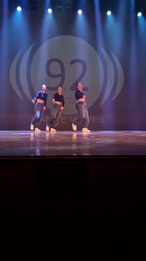 Vidéos de Dance Waves (@dancewavesofficial) avec origineel geluid - Dance Waves