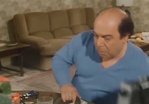 1983 Cult Movie Al Bar dello sport Abbiamo deciso di riproporvi la celebre scena in cui Lino (Lino Banfi) fa tredici alla schedina del Totocalcio. In questo video c'è la nostalgia delle famose radiocronache delle partite di calcio con la voce memorabile di Enrico Ameri. Era un periodo storico dove le partite di calcio si potevano seguire o andando allo stadio oppure in diretta radiofonica. Con l'avvento poi delle piattaforme televisive nel 1990 tutto cambiò. | Il Favoloso Mondo degli Annunci Tel