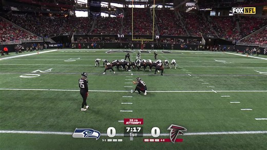 Zane Gonzalez opens up scoring in the Seahawks-Falcons game with made FG