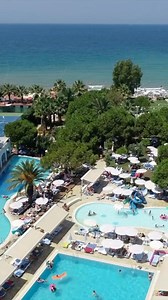 Batıhan Beach Resort & Spa'da, turkuaz rengi denizin, ailenin her ferdi için keyifli zamanlar sunan havuzların, gün boyu süren eğlencenin, her öğünde birbirinden lezzetli yemeklerin tadını çıkartmak için 2025 yazını iple çekiyoruz. 💙 📞 Detaylı bilgi almak için mesai saatleri içinde, 0 (256) 631 20 23 numaralı hattımızdan bizimle iletişime geçebilirsiniz. ----------------------------------------------------------- We are looking forward to the summer of 2025 to enjoy the turquoise sea, the pool