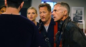 'Chicago' Crossover Finds Stella in Mortal Danger