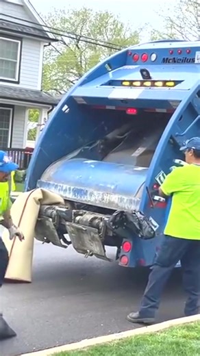 6.5K views · 84 reactions | #dumpsterdiving #environment #garbageman #trashcleanup #garbageremoval #garbage | Man Worker | Facebook