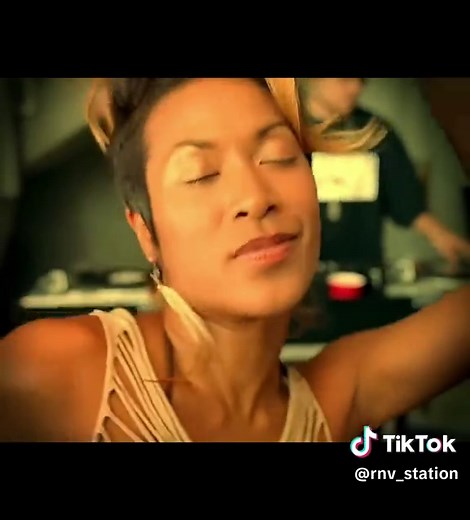 PHARRELL WILLIAMS - “FRONTIN” FT JAY-Z (2003) #rnb #rnbmusic #rnblover #rnbvibes #rnbtiktok #rnbhit #rnblover #rnblife #musiclover #2000s #2000sthrowback #2000snostalgia #2000smusic