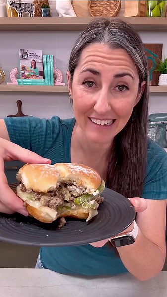 Ground beef cheesesteaks #dinner #recipe #cooking #thestayathomechef
