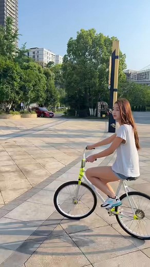 🚴‍♂️ Welcome to BMX – raw street vibes and adrenaline-fueled tricks 🔥 Did you feel the rush? Drop your thoughts in the comments! 👇 #BMX #BMXTricks #StreetRiders #AdrenalineRush #BikeLife | BMX