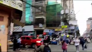 #RC #Noticias #Bolivia 2 dirigentes de los auto convocados del Alto fueron aprehendidos abusivamente por la policía, cuando emitían su pronunciamiento agarrando la wiphala, después de q haya concluido el cabildo de Luis Arce | Radio Television Carrasco