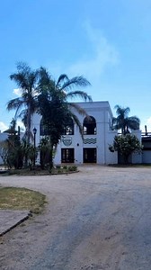 🔊 ¡DÍA DE RELAX EN CHASCOMÚS! Club privado y laguna 🌿 Naturaleza, pileta y merienda 📆 LUNES 3 DE MARZO (feriado carnaval) ¿Qué incluye nuestra experiencia? 🍽️ Transporte en bus cómodo con aire acondicionado. 🧑‍💼 Guía coordinador 🌅 Entrada a club privado: Un paraíso natural junto a la laguna con piscina de agua salada para disfrutar del sol y la naturaleza. 🍽️ Tiempo libre para almuerzo (no incluido). El club tiene restaurante, bar, proveduría y espacios al aire libre para viandas. 🍵 Mer