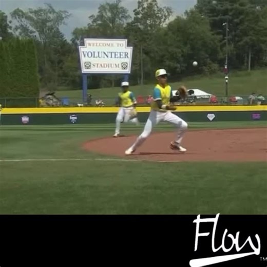 Baseball Flows™ Training App on Instagram: "🚨 FREE COURSE ALERT 🚨 👉 Comment “Baseball Flows”, share and tag 2 people below and we’ll DM you the link to get started. Most training systems stop at strength, speed, or mechanics… but they miss the most important piece: how athletes actually move. That’s where Baseball Flows™ comes in. We built a system that bridges science → movement → on-field performance. ✅ Evidence-based training ✅ Rooted in clinical reasoning & athletic science ✅ Designed for