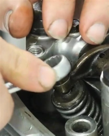 Aprenda mecânica de motos do zero! Curso online completo, 100% em vídeo e com certificado. Domine manutenção, motor, elétrica e muito mais! Acesse quando quiser e tenha suporte do instrutor.  | Você Mecânico de Motos | Facebook