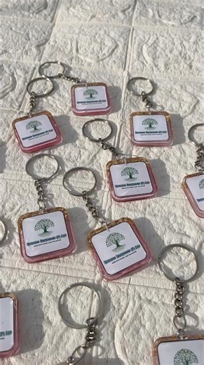 Bulk keychains ❤️✨ #resinart #skychoices