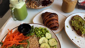 A day in the life of a Miami girl | Willow. Hand