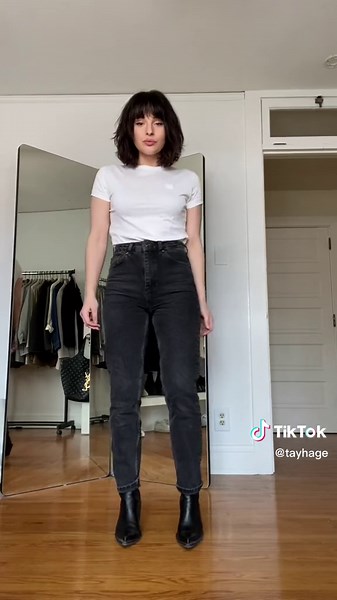 How To Style Skinny Jeans: Tips for a Chic Look