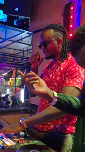 DJ Tophaz on Instagram: "These two songs go together like Tophaz & good mixes👌🏾 @willisraburu 💪🏾"