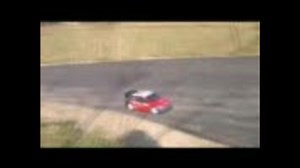 リアルなエンジン音を響かせるラジコンカー、オッシャー