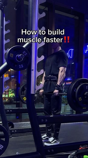 Muscle building process 👇🏻 1️⃣ Keep it basic (Exercises) No need for the fancy moves. focus on compound movements and do progressive overload. 2️⃣ Rest days 2x a week Rest is key! progressive training needs proper rest. Take your rest days and get stronger. 3️⃣ Calorie Surplus You need to eat additional 200 - 500 calories than you burn. 4️⃣ Consume 2 mass shakes in a day Liquid calories are easier to consume and help you to reach you calorie surplus, (Oats, banana, peanut butter, full fat milk