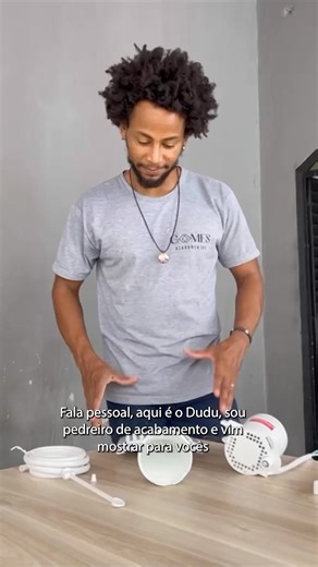 3.7K views · 27 reactions | Seu chuveiro queimou e você não sabe como fazer a troca? Não se preocupe, o Jhonatan vai te ensinar como fazer a instalação de forma fácil e rápida.  No site do Amigo Construtor você encontra tudo que precisa para sua construção se tornar realidade. Acesse o link da bio.  #AmigoConstrutor #Chuveiro #instaçãodechuveiro #compraonline #DIY | Amigo Construtor | Facebook