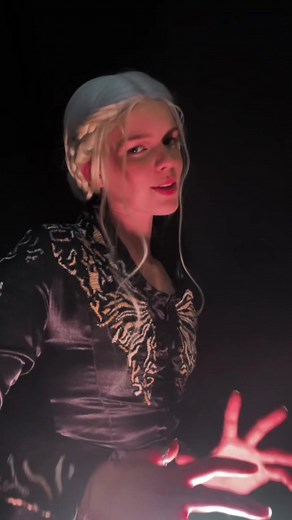 Replying to @🦋 Okay i cant believe i never thought to try this before but this is my new favorite look #shadowandbone #shadowandbonenetflix #shadowandboneseason2 #netflix #alinastarkov #alinastarkovcosplay #fetekefta #keftamaking #sewing #seamstress #sewist #cosplay #cosplayer #bookishcosplay #bookish #booktok #grishaverse #grishaversecosplay