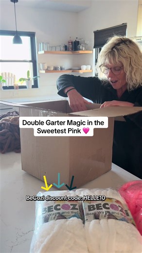 Unboxing a dreamy BeCozi yarn box 🧶 and turning the cutest pink shades into a cozy square! Thank you so much @BeCozi these pinks are absolutely stunning wow 🩷🩷🩷🤍 This double garter pattern with a clean white border is extra soft and cuddly. I started with 25 loops, used 6 skeins total, and it finished as a perfect 38x38” square. This pattern does use a bit more yarn, but the texture and squish are so worth it. Let’s see what I made 🤍 BeCozi discount code HELLE10 #becozi #chunkyknit #holymo