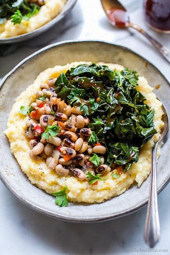 Black Eyed Peas with Smoky Collards and Cheesy Grits | Vanilla And Bean