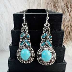 Lightweight Silvertone bling southwestern style costume pierced earrings