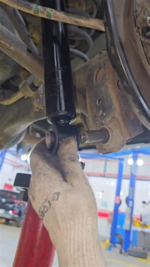 55K views · 386 reactions | rear shock changing #automotive #DIY #usa | Mech.mastermind | Facebook