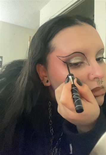 Eyeliner Tips for Alternative and Goth Makeup
