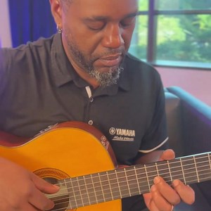 Os violões TransAcoustic são construídos com madeiras selecionadas e trazem uma revolucionária tecnologia que gera efeitos de Chorus e Reverb na caixa acústica do violão em qualquer ambiente. Conheça mais! | Yamaha Musical do Brasil