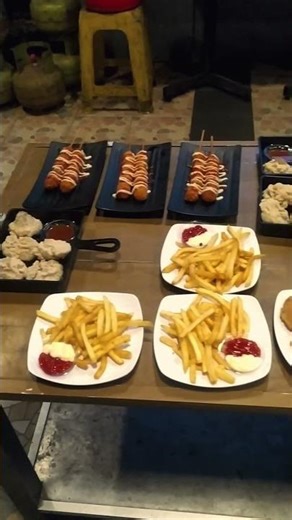 Bukber Yang Murahh... Bukber Yang Enakk.... Ya di Waroeng RazNa...🤤🍟 #wisatamalang #food