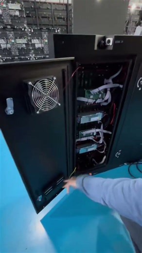 Outdoor LED Billboard, Outdoor Roadside LED Sign, High Brightness Outdoor LED Display Screen