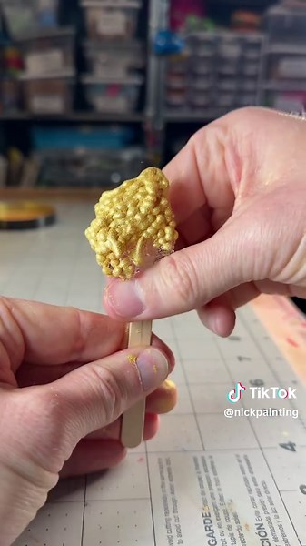 Create Your Own Oscars Statue Blob Using Moldable Plastic