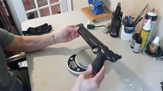 Crosman 1377 air pistol review, accuracy, pellet speed penetration according to 5, 7, 10 pumps.