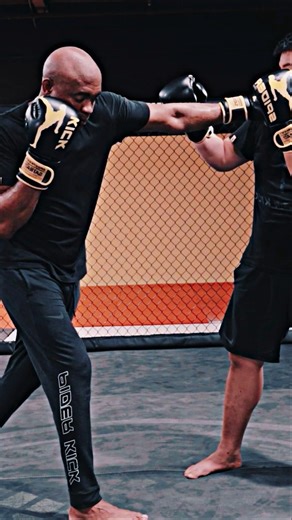 Anderson Silva Breaks Down the Basic Jab & Cross