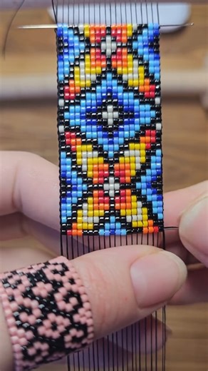 Kobzar Beads - Beading Patterns & Tutorials on Instagram: "Bead Loom Process | One Row at a Time Follow me for inspiration, free patterns, and beading ideas 💎 #beadwork #beadedbracelet #kobzarbeads #patterns #beadweaving"