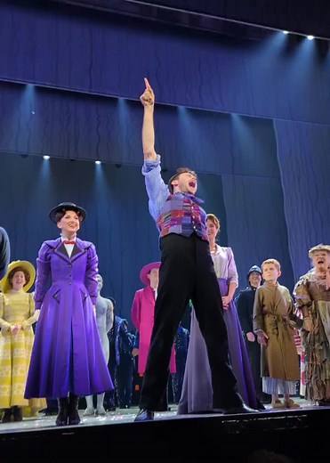Final bows at Mary Poppins musical London ✨ #marypoppins #marypoppinsmusical #theatre #zizistrallen #charliestemp #london