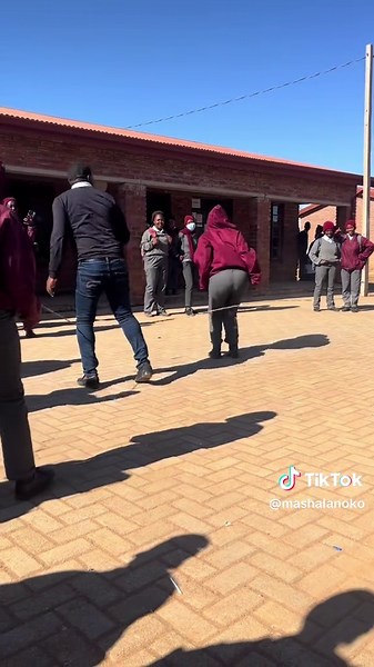 Making the Most of Workplace Moments with Colleagues