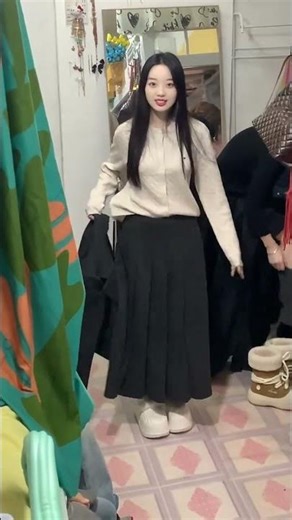 Sisters Is it better to wear a coat or not to go for an interview ....#Dressing style#ootd