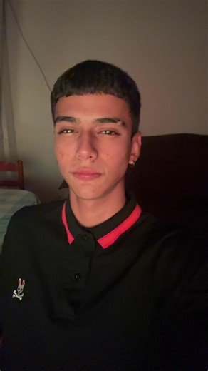 Explora tus fantasías con música y cine para adultos