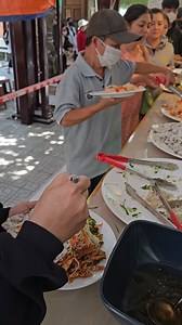 Ăn buffet miễn phí thì đến chỗ này. | Food Tour