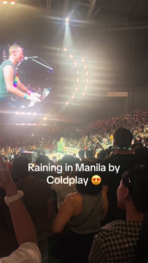 Coldplay Raining in Manila