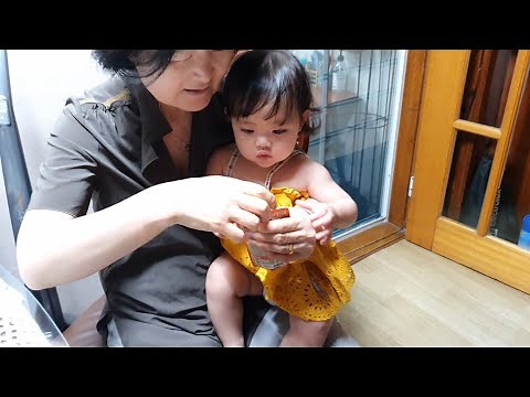 [SUB] How Korean Grandpa and Grandma become friends with their Granddaughter! 👵👶🧓