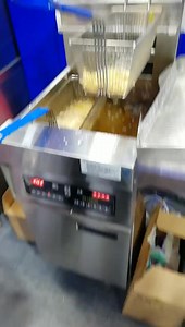Commercial Fast Food Restaurant Kitchen Auto Lift Commercial Fryer with Automatic Oil Filtering System