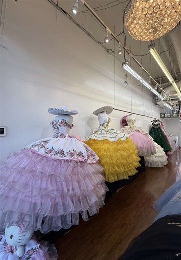 Vestidos de charro para quinceañeras en Rosy’s Boutique